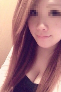 �\��