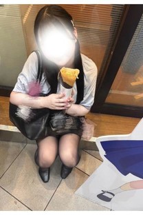�����