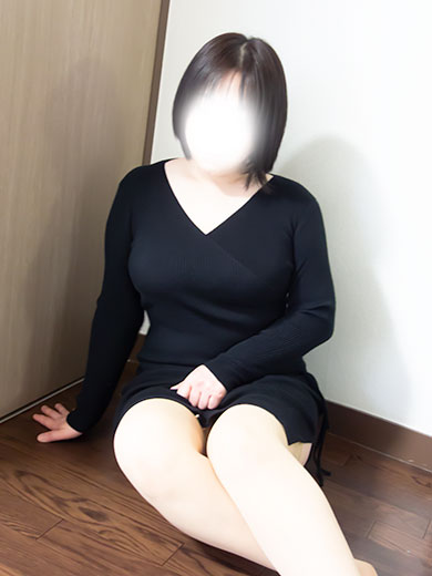 肦