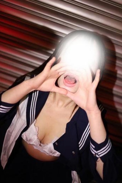 炿