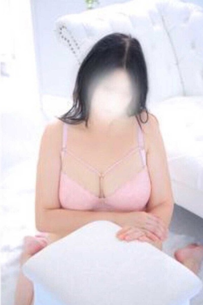 肨