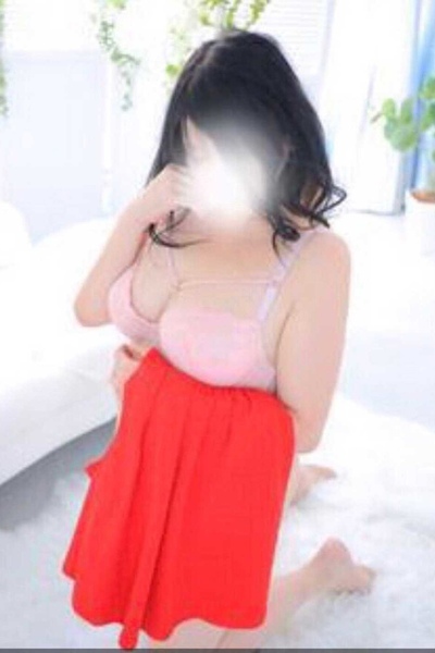 肨